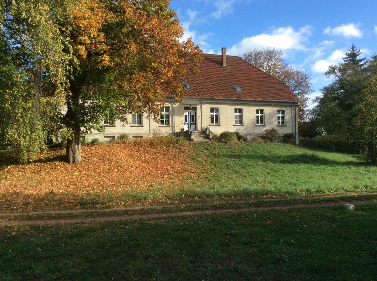 Апартаменты Gutshaus Alt-Jargenow Alt Jargenow Экстерьер фото
